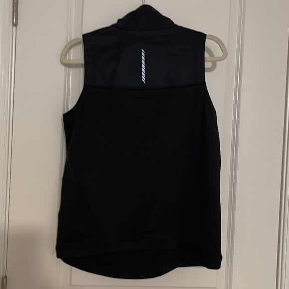 Under Armour women’s Cold Gear Infared Reflective Vest - Picture 5 of 6